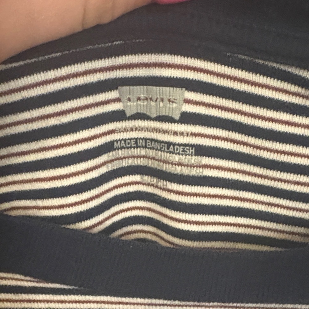 Women’s small Levi's Black and White Striped Long Sleeve Tee - Picture 3 of 3